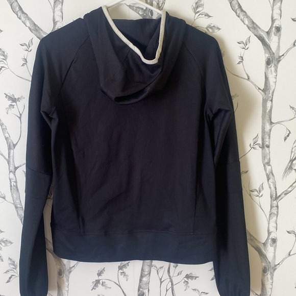 Hoka running jacket - Picture 3 of 4